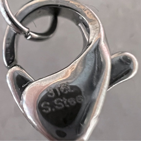 Pearl Shimmer Drusy Quartz with Thai Spinel Bead Necklace - Picture 11 of 13